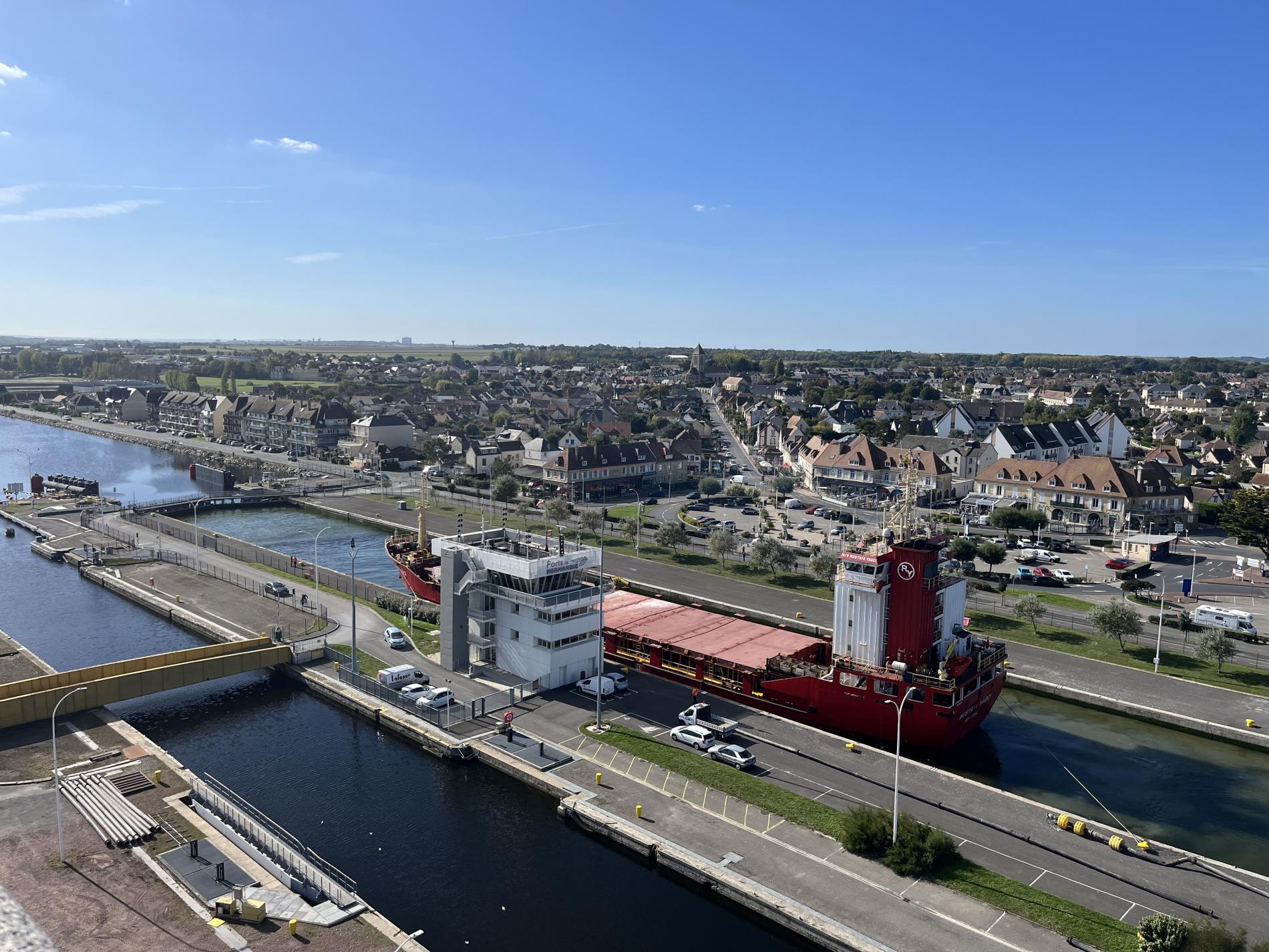 Port de Caen Ouistreham passage aux écluses