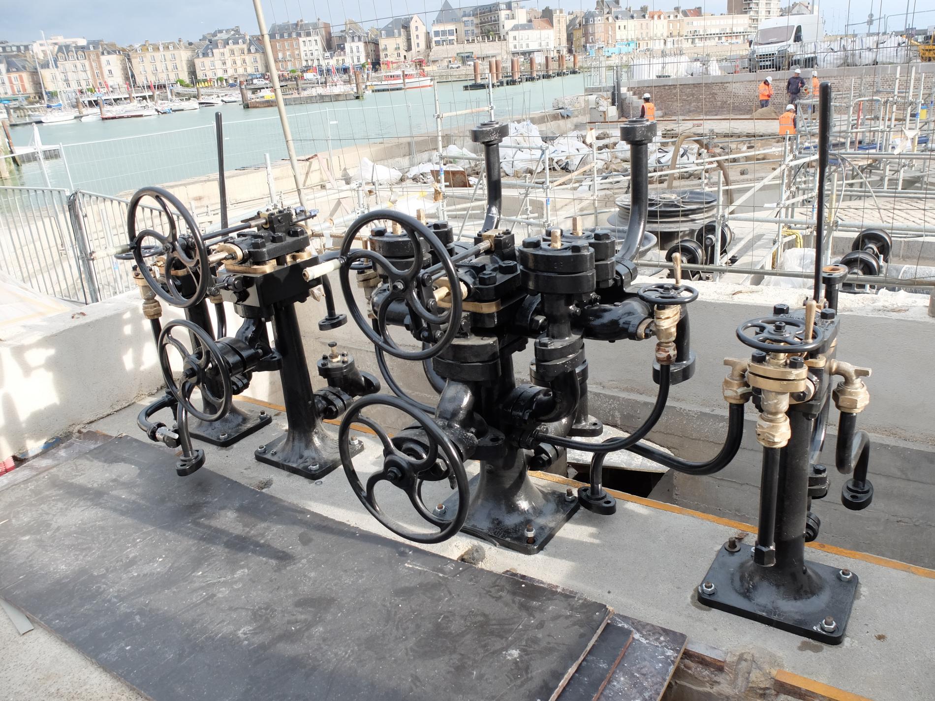 Bringuebales pont Colbert Dieppe
