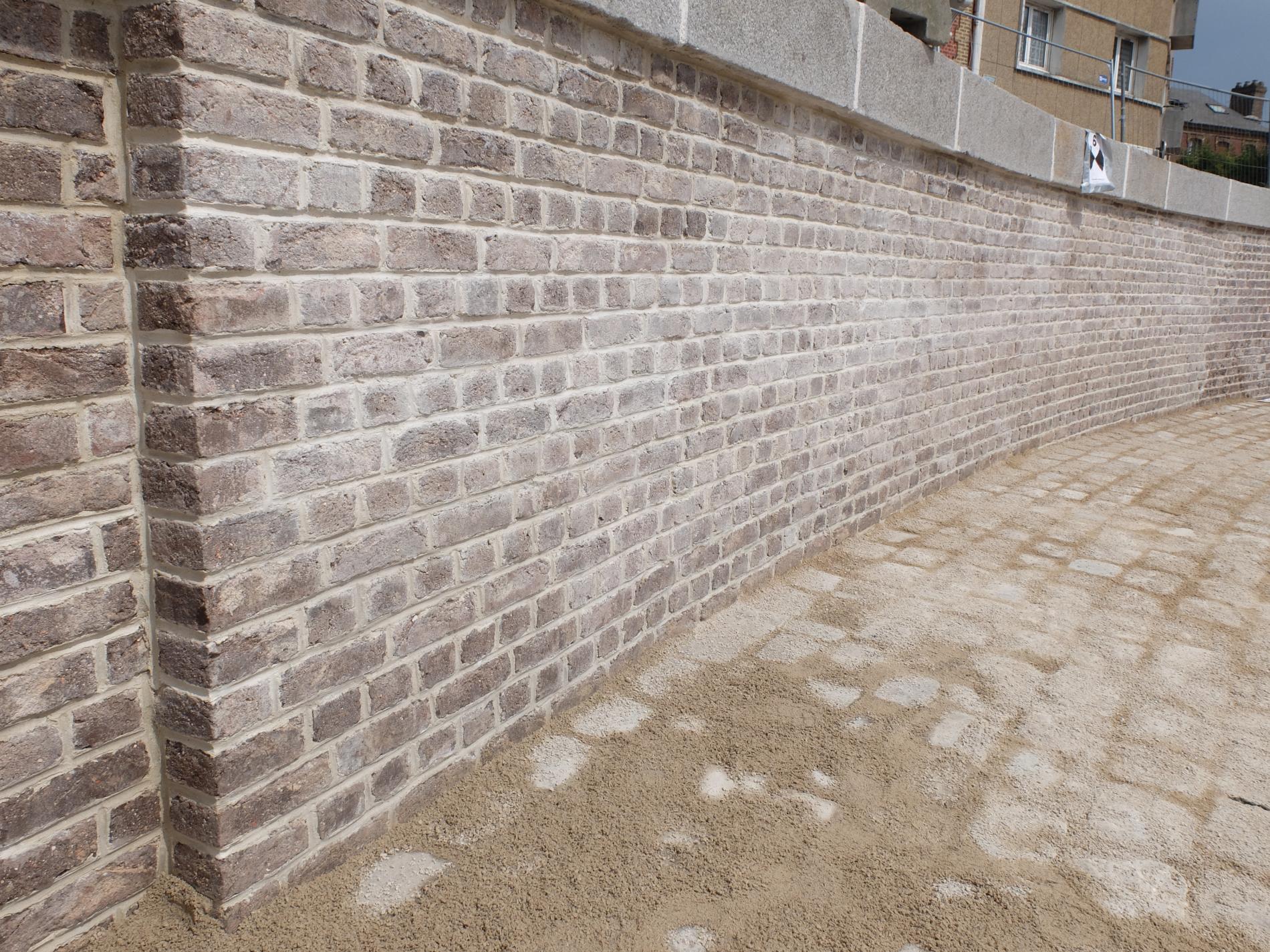 Mur de la zone de rotation du pont