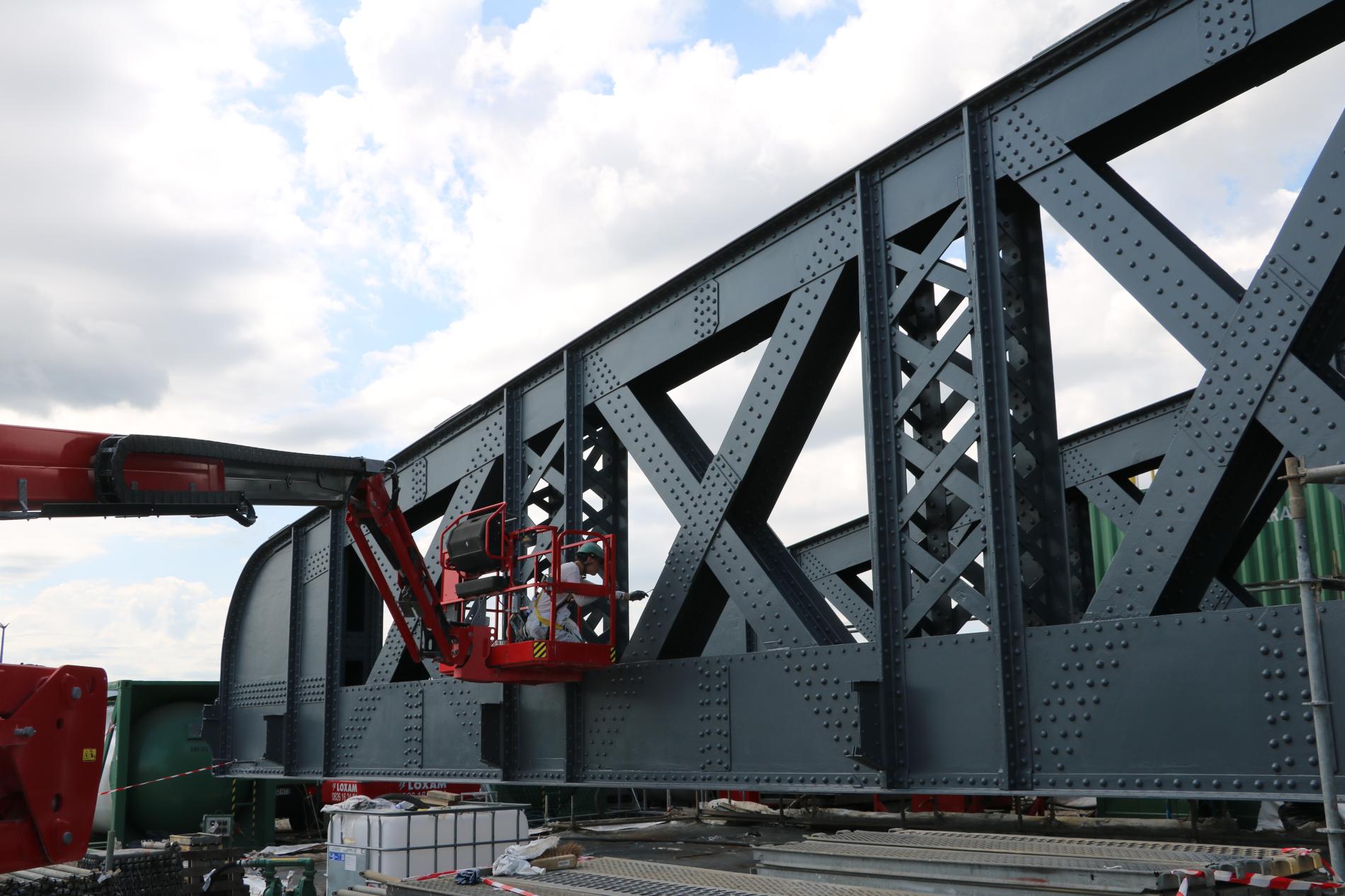 Le pont se dévoile