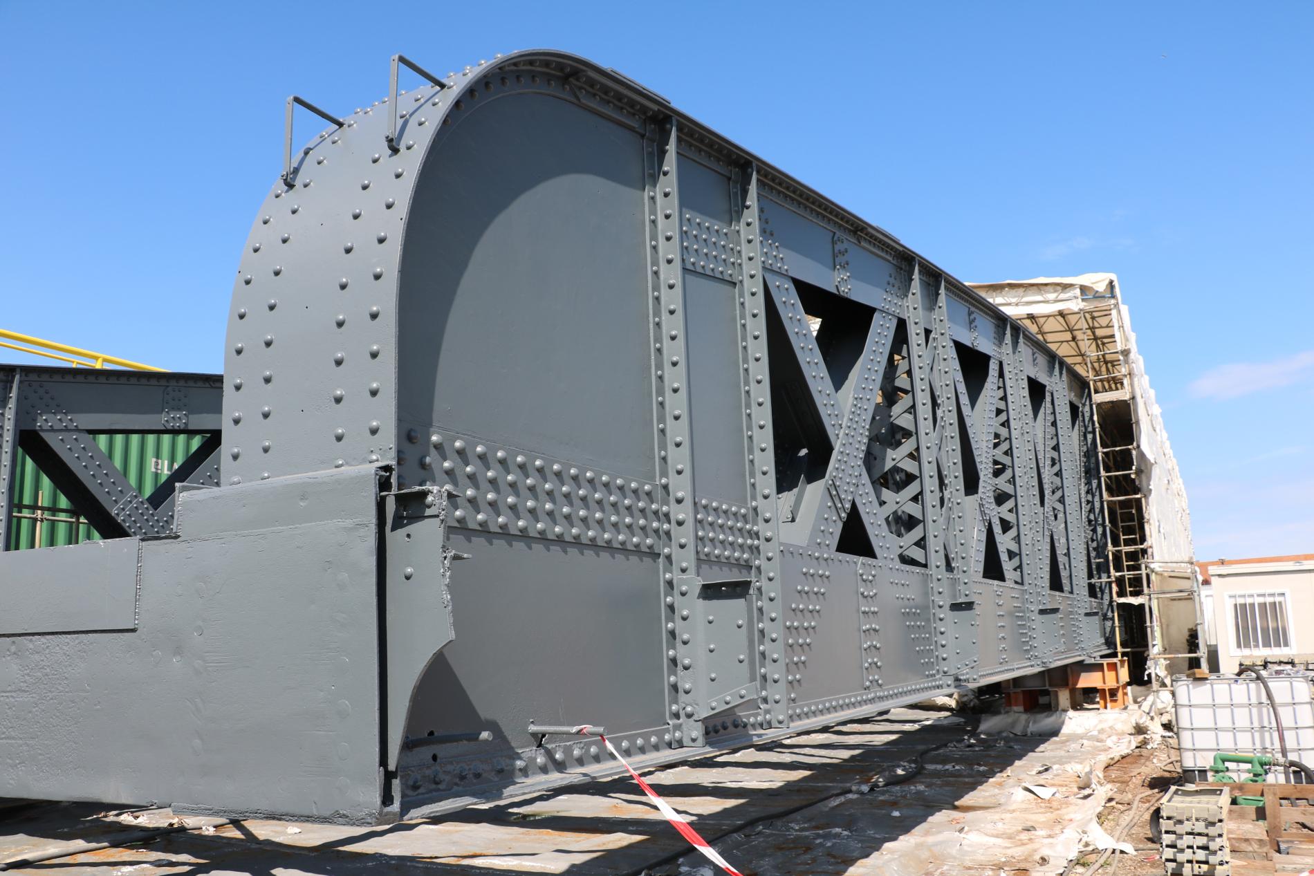 Le pont se dévoile