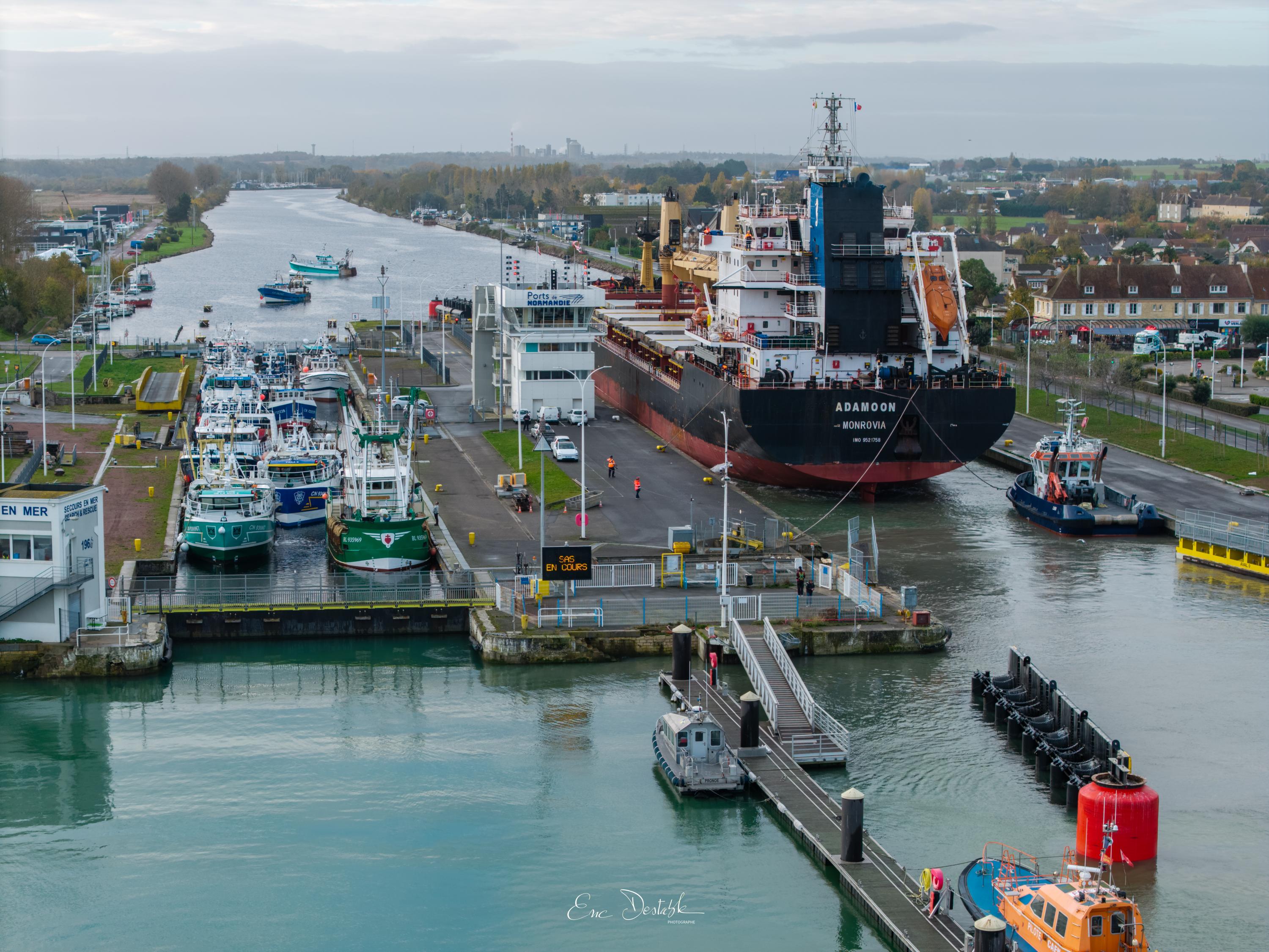 Avant port de Caen-Ouistreham